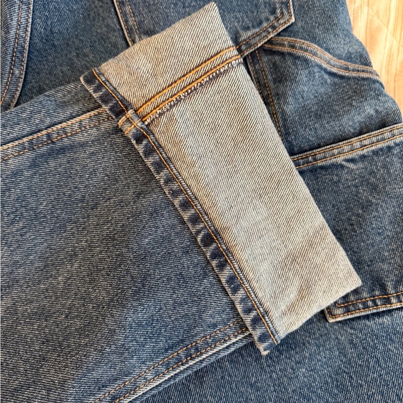 Abercrombie & Fitch Mid Rise Slouchy Jean - Picture 11 of 12